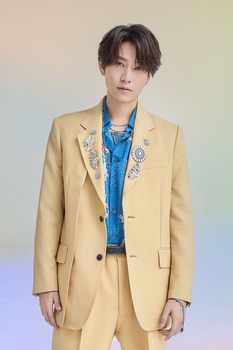 timelesz' first album under the new lineup, “FAM,” is now